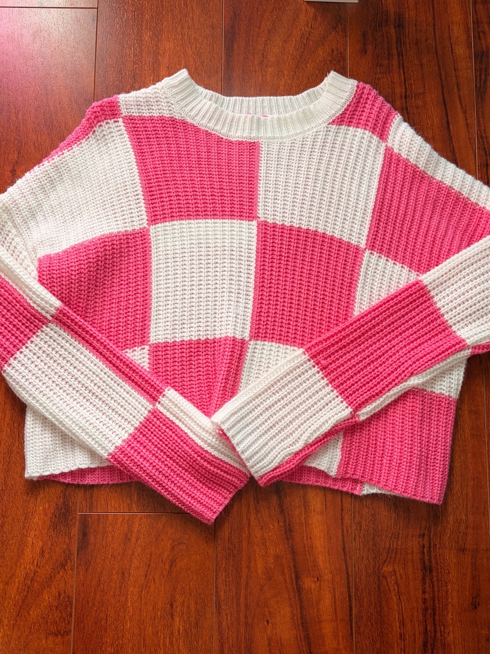 Women’s Pink and White Checkered Cropped Sweater